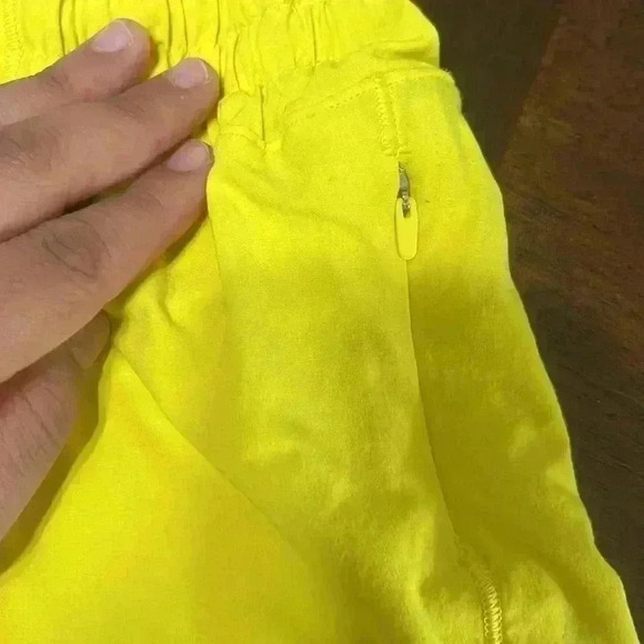 Lululemon Hotty hot short high rise - Picture 8 of 8